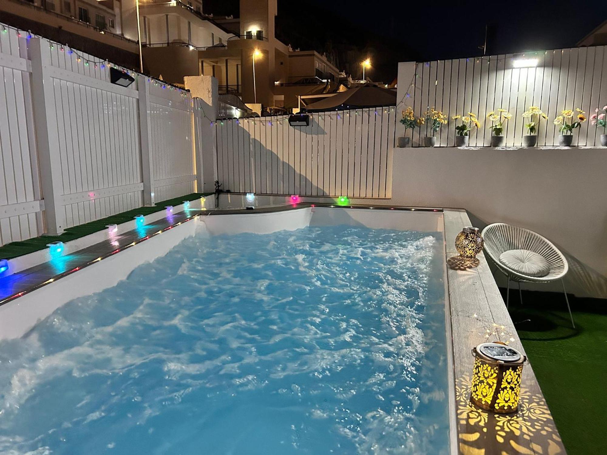 Big Villa Puerto Rico With Heated Saltwater Jacuzzi Pool & Bbq & Private Parking Exterior foto
